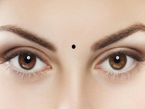 Vị trí nốt ruồi xấu trên mặt phụ nữ và những điều cần biết