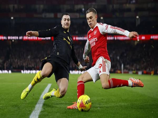 Phong cách thi đấu của Diogo Dalot như thế nào?